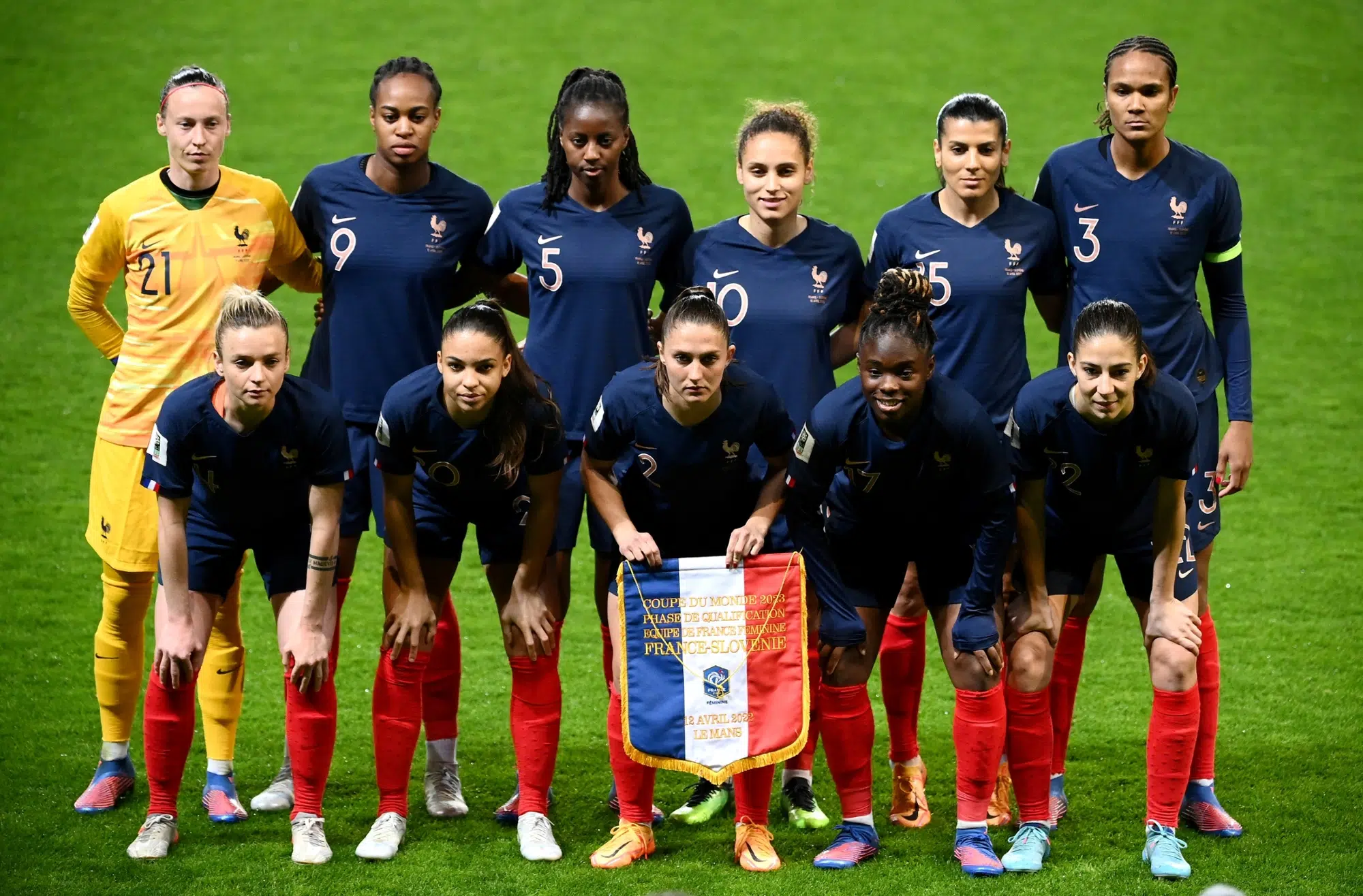 Alerte Rouge pour l'Équipe de France (F) : Une Figure Clé des Bleues en Proie à une Incertitude Majeure ?