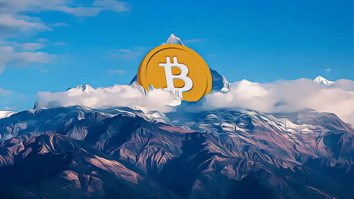 Bitcoin atteint de nouveaux sommets : Un alpiniste célèbre le BTC au sommet de l'Everest !