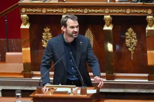 Élections Législatives : La France Insoumise sanctionne une députée communiste pour son appui à Raquel Garrido – Un choc politique à ne pas manquer !