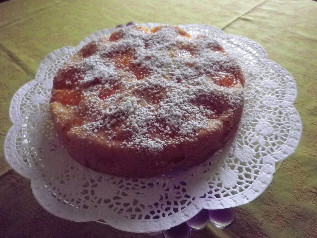 Gâteau moelleux aux abricots et à la poudre d'amandes