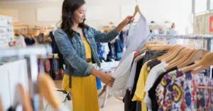 Fast Fashion : Impact, enjeux et alternatives durables